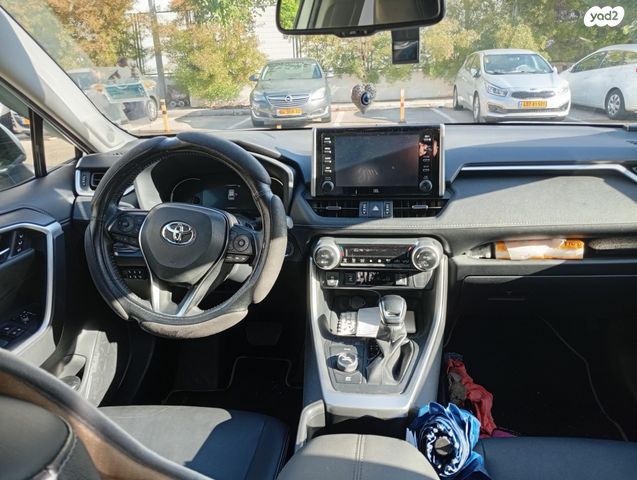 טויוטה RAV4