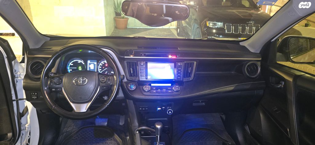 טויוטה RAV4