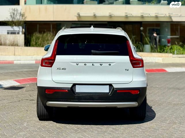 וולוו XC40