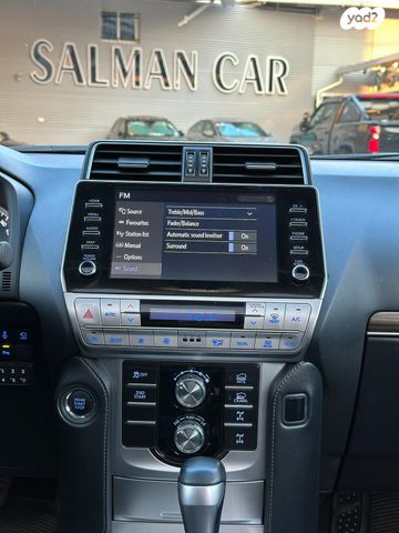 טויוטה לנד קרוזר