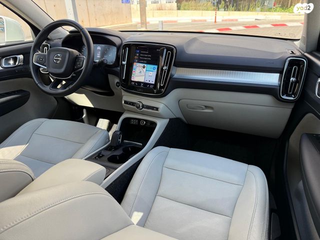 וולוו XC40