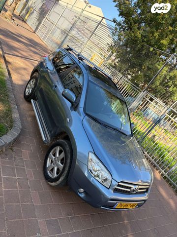 מודעת רכב טויוטה RAV4