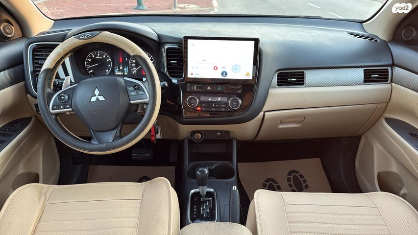 מיצובישי אאוטלנדר