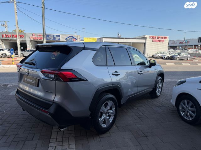 טויוטה RAV4