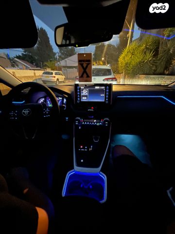 מודעת רכב טויוטה RAV4