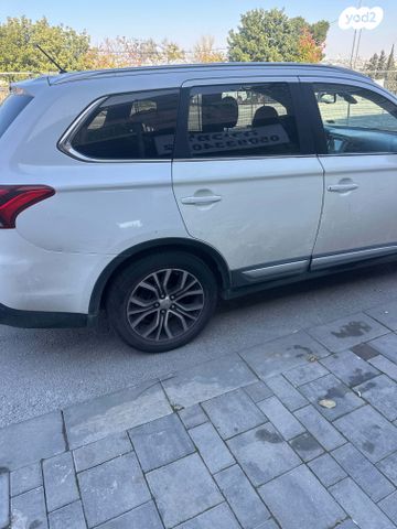 מיצובישי אאוטלנדר