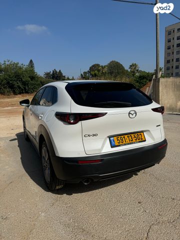 מודעת רכב מאזדה CX-30