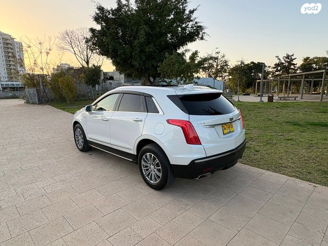 קאדילק XT5