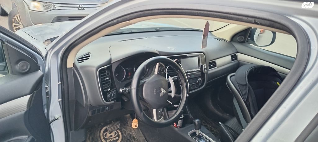 מיצובישי אאוטלנדר