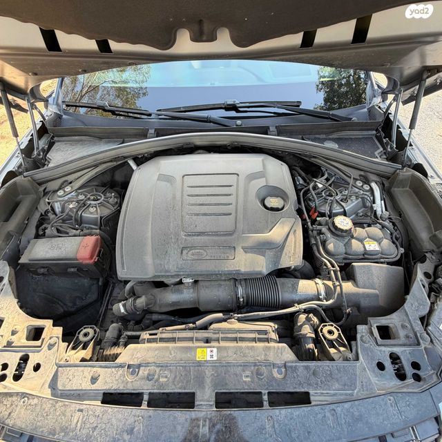 לנד רובר ריינג' רובר ולאר