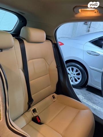 מרצדס-בנץ GLA