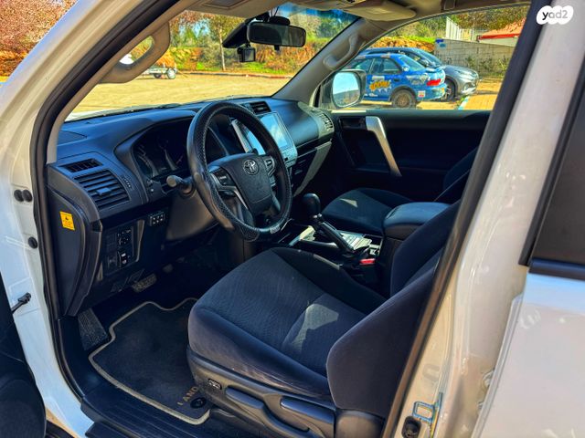 טויוטה לנד קרוזר