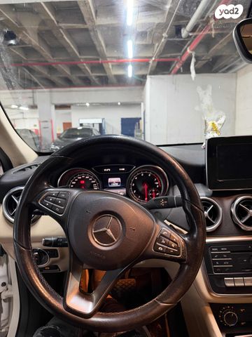 מרצדס-בנץ GLA