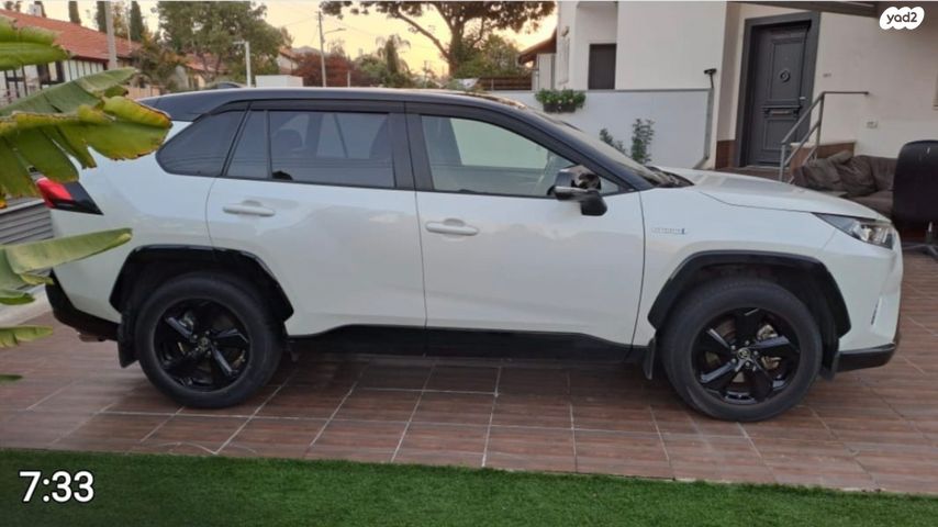 מודעת רכב טויוטה RAV4
