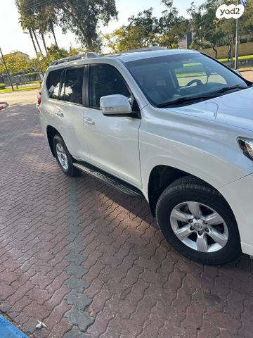 טויוטה לנד קרוזר