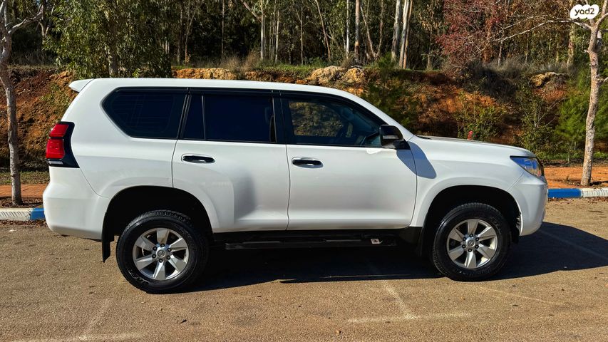 טויוטה לנד קרוזר