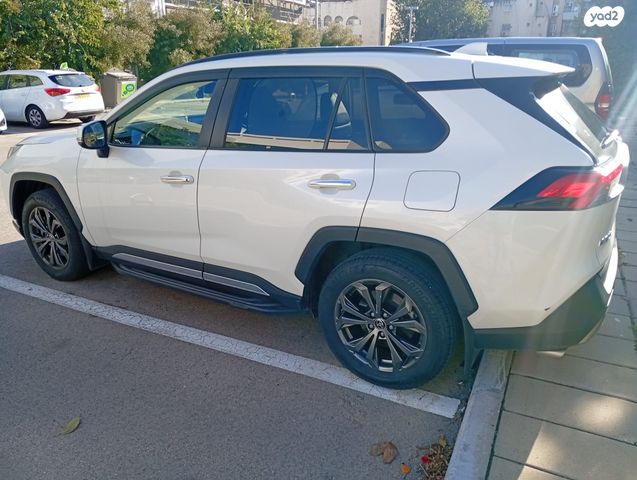 טויוטה RAV4