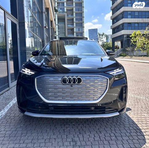 מודעת רכב אאודי Q4 e-tron