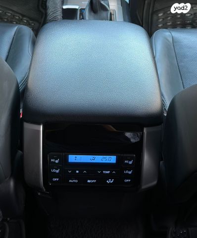 טויוטה לנד קרוזר