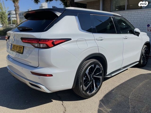 מיצובישי אאוטלנדר