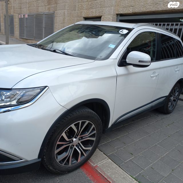 מיצובישי אאוטלנדר