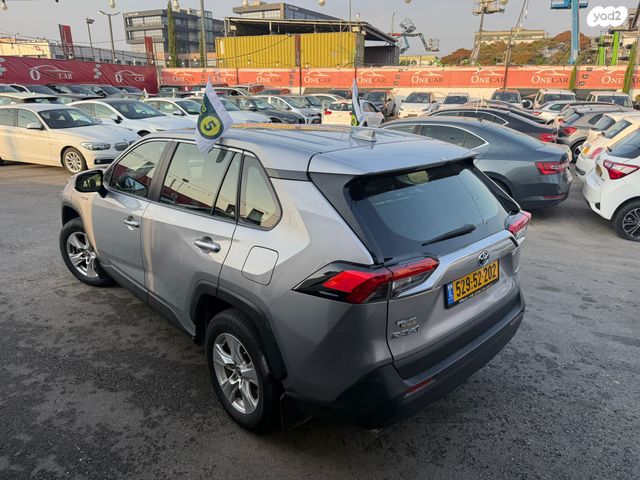 טויוטה RAV4
