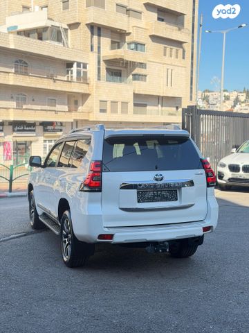 טויוטה לנד קרוזר