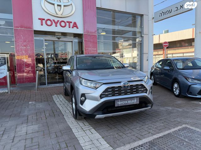 טויוטה RAV4