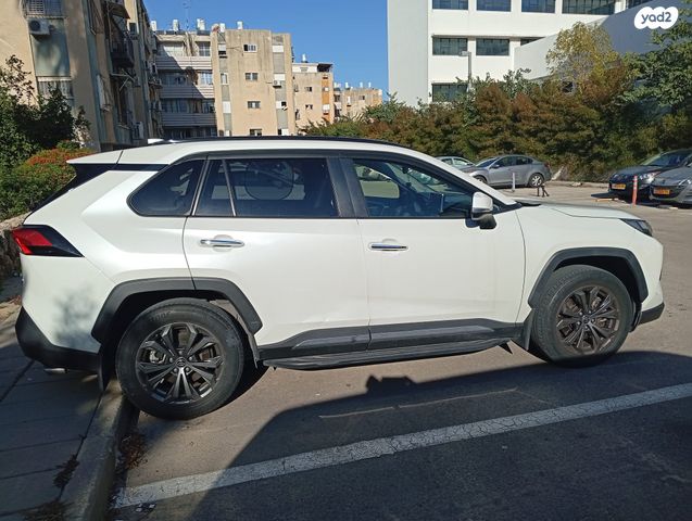 טויוטה RAV4