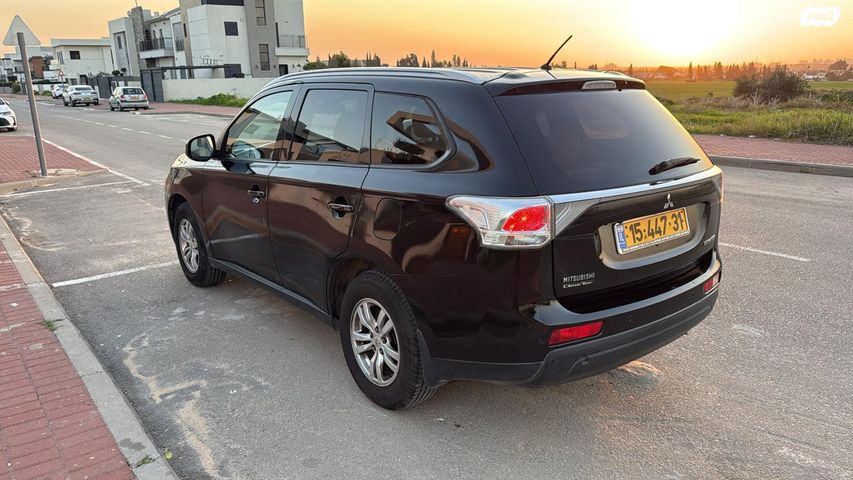 מיצובישי אאוטלנדר