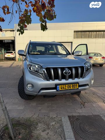 טויוטה לנד קרוזר