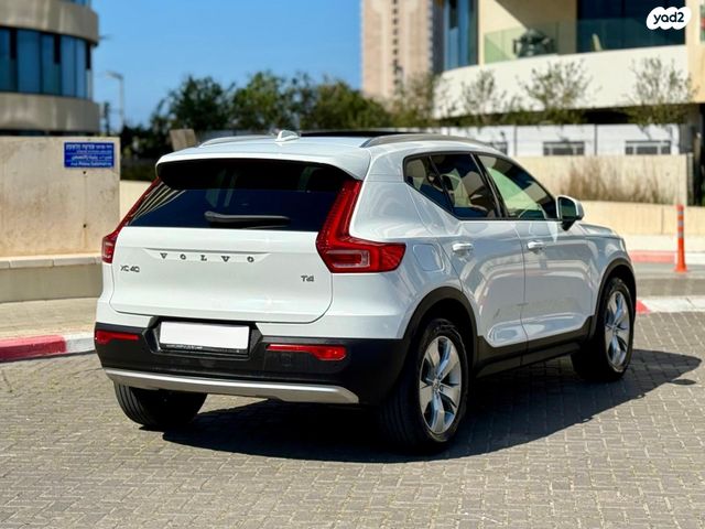 וולוו XC40