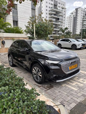 אאודי Q4 e-tron