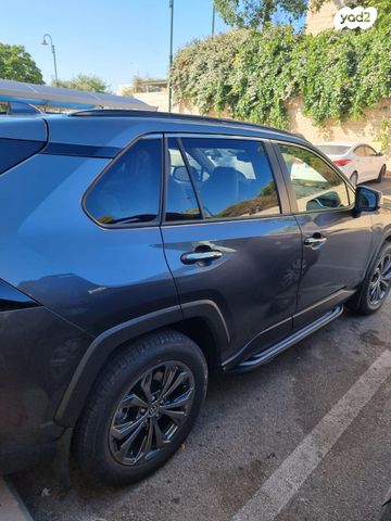 טויוטה RAV4