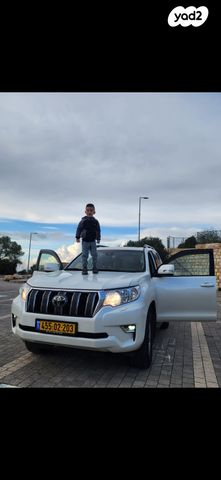 טויוטה לנד קרוזר