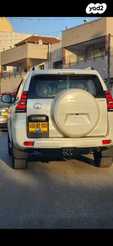 טויוטה לנד קרוזר