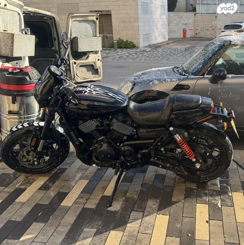 מודעת רכב הרלי דיווידסון סטריט רוד 750