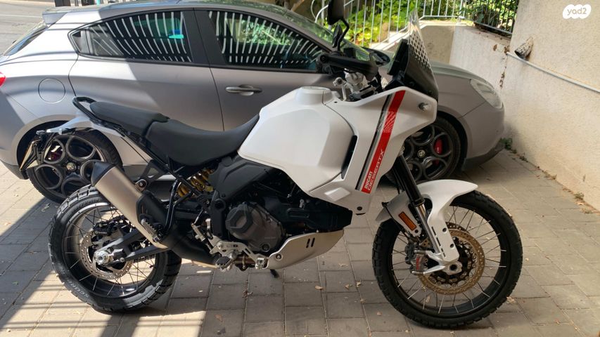 דוקאטי Desert X 