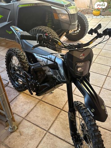 מודעת רכב סורון ULTRA BEE T