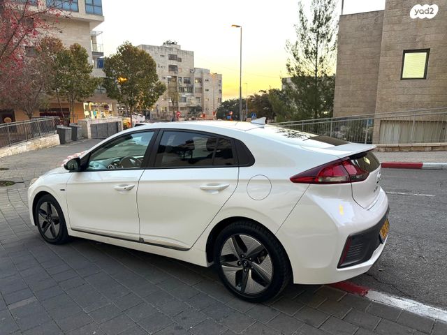 יונדאי איוניק