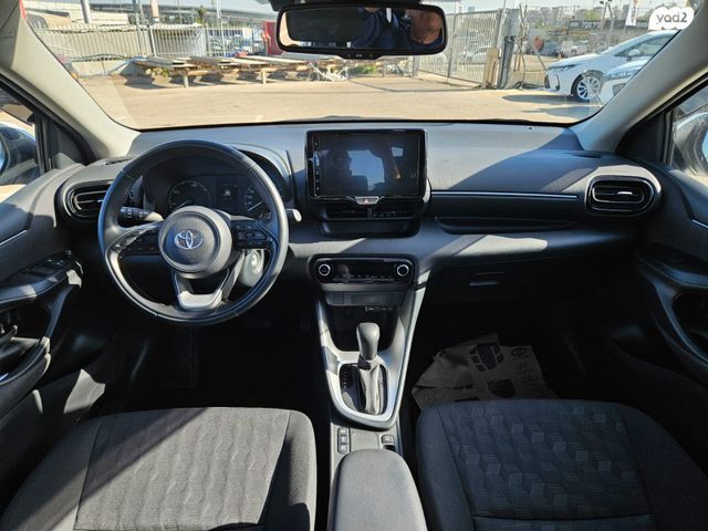 טויוטה יאריס