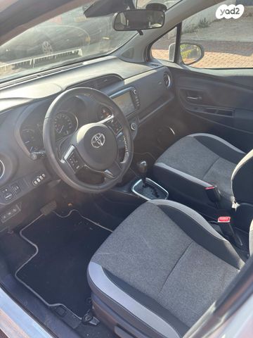 טויוטה יאריס