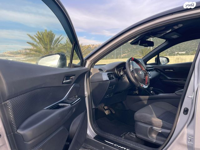 טויוטה C-HR