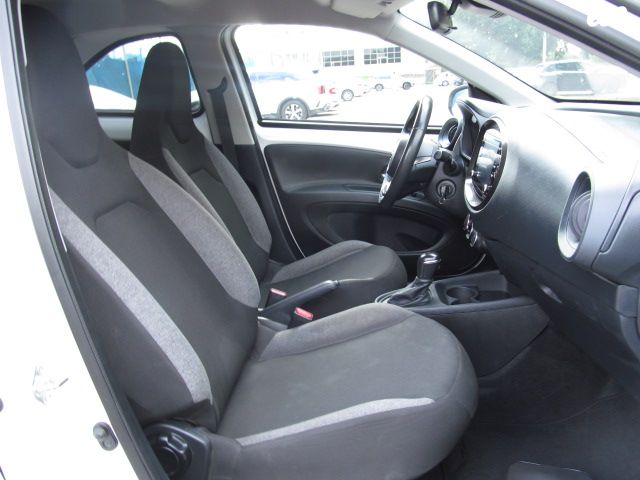 טויוטה אייגו X