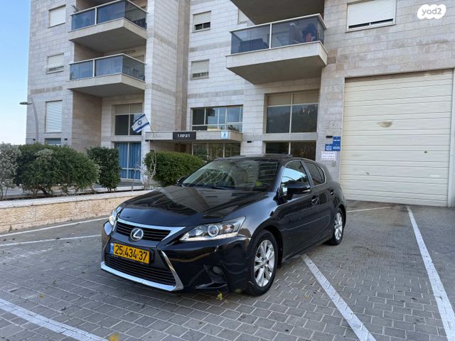 מודעת רכב לקסוס CT