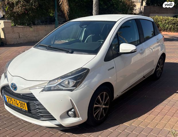 טויוטה יאריס