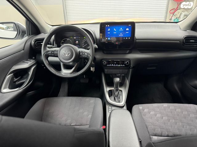 טויוטה יאריס