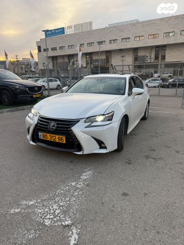 לקסוס GS