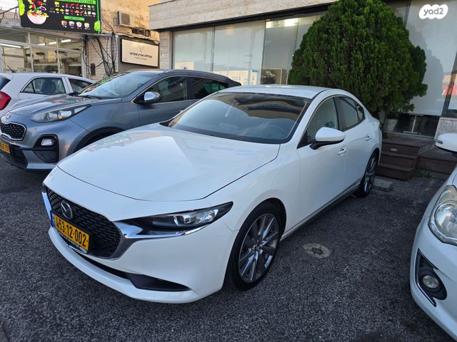 מודעת רכב מאזדה 3