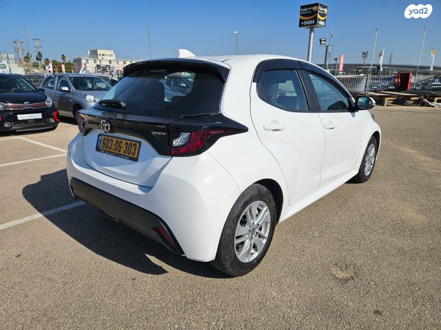 טויוטה יאריס